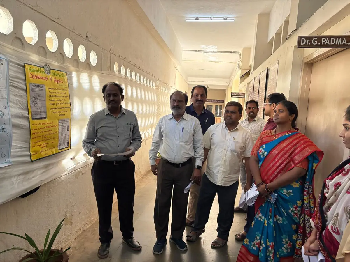 University Law college: campus photo 8