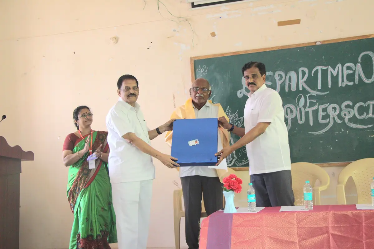 Urumu Dhanalakshmi College, Tiruchirappalli: campus photo 5