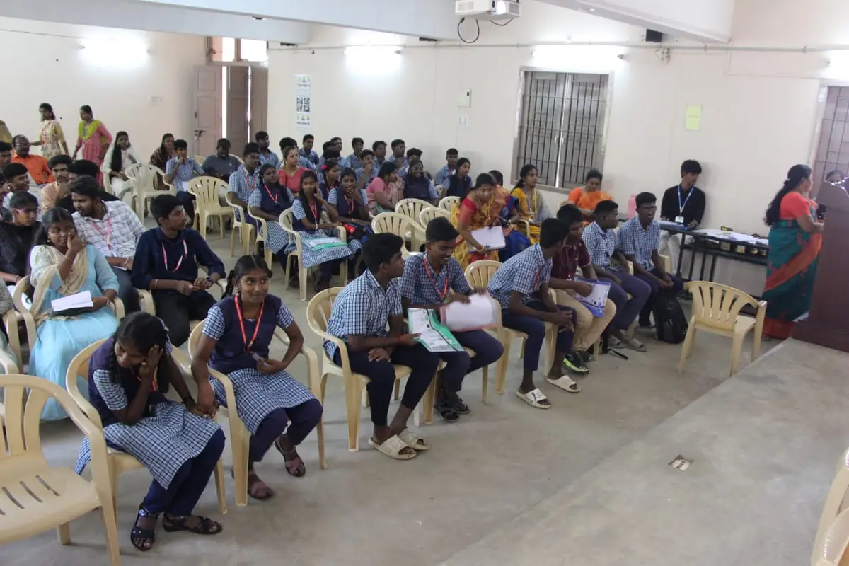Urumu Dhanalakshmi College, Tiruchirappalli: campus photo 8