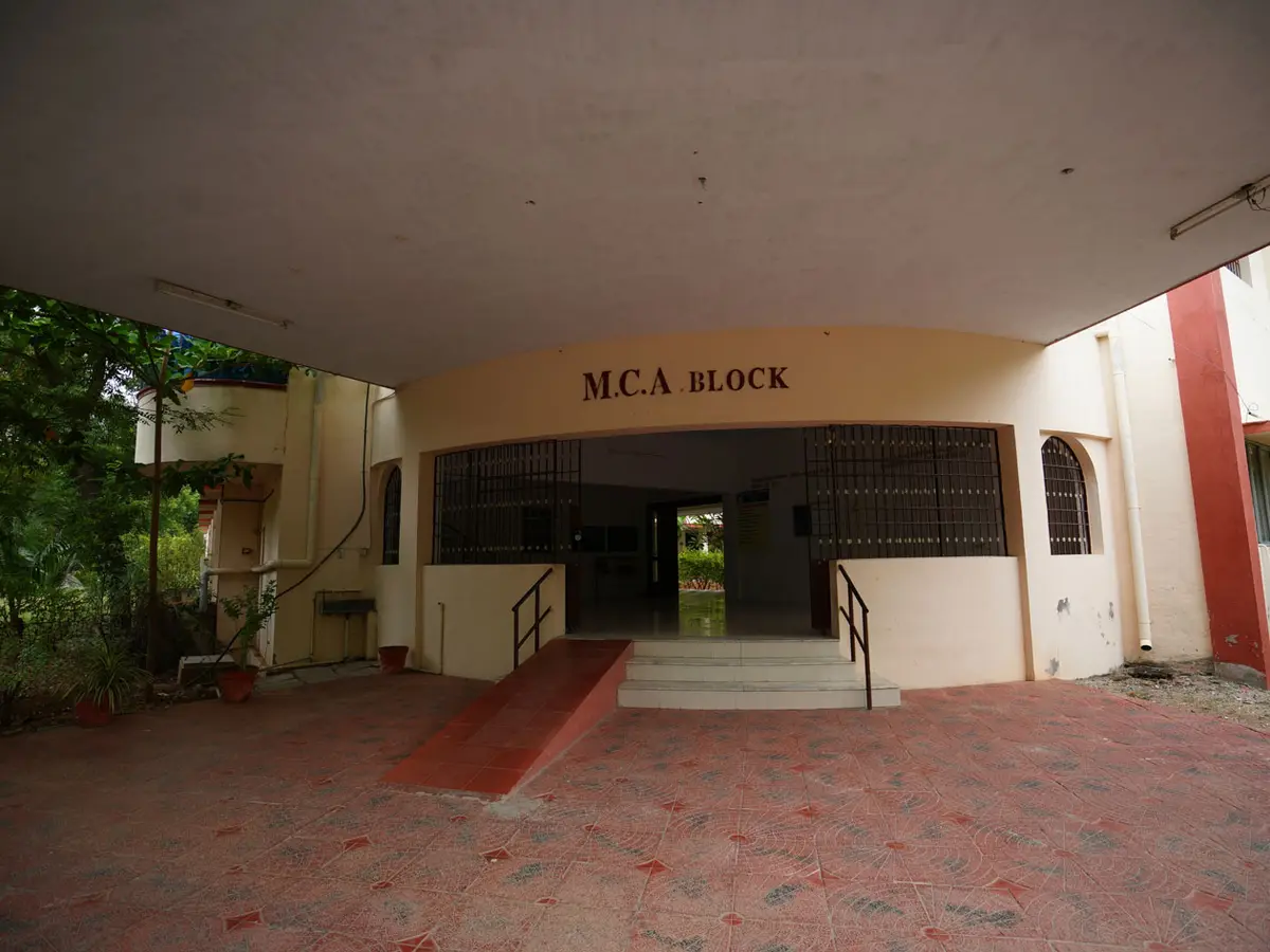 V V Vanniaperumal College For Women – Tamil Nadu: campus photo 7