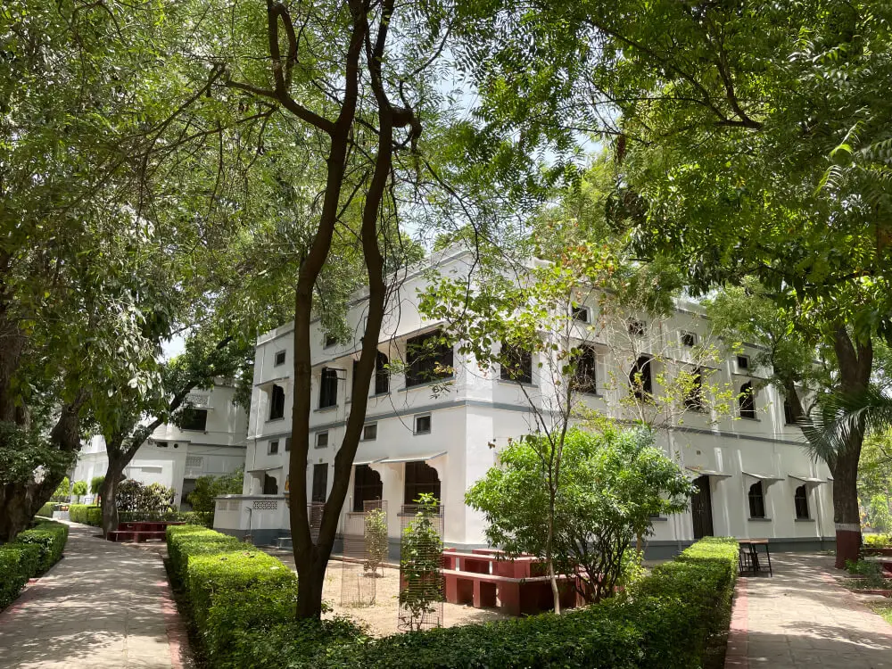 Vasanta College for Women: campus photo 3