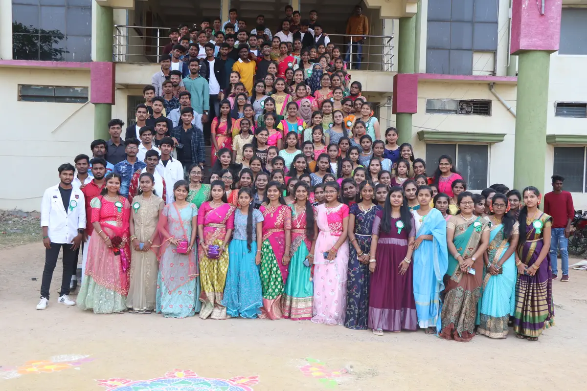 Vasavi Institute of Pharmaceutical Science: campus photo 1