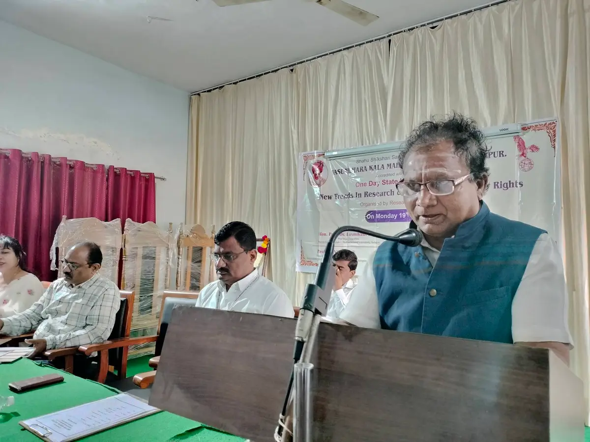 Vasundhara Kala Mahavidyalya 22, Mhada: campus photo 1