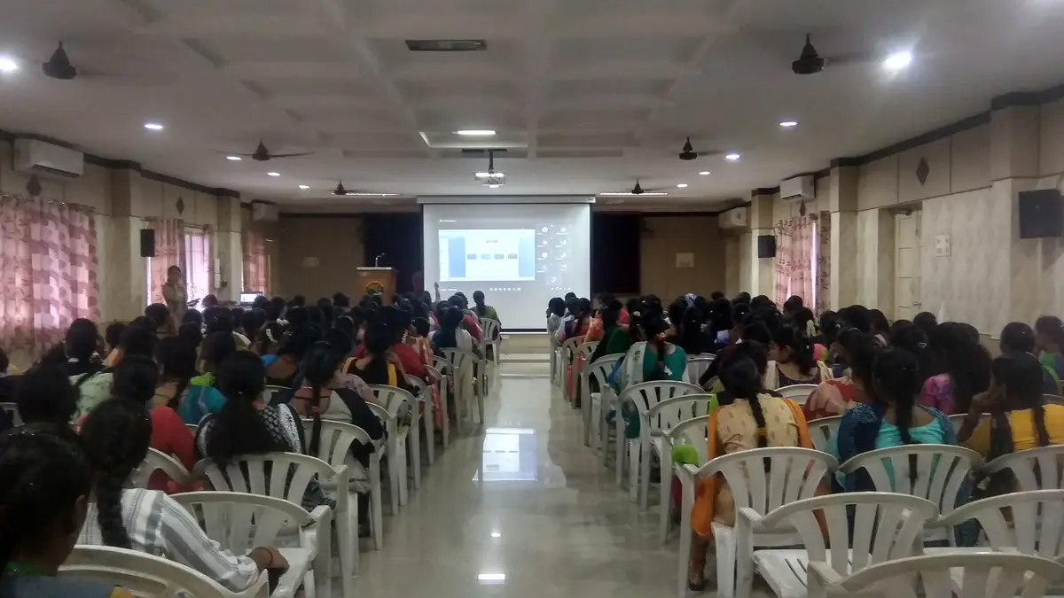 Vellalar College For Women: campus photo 3