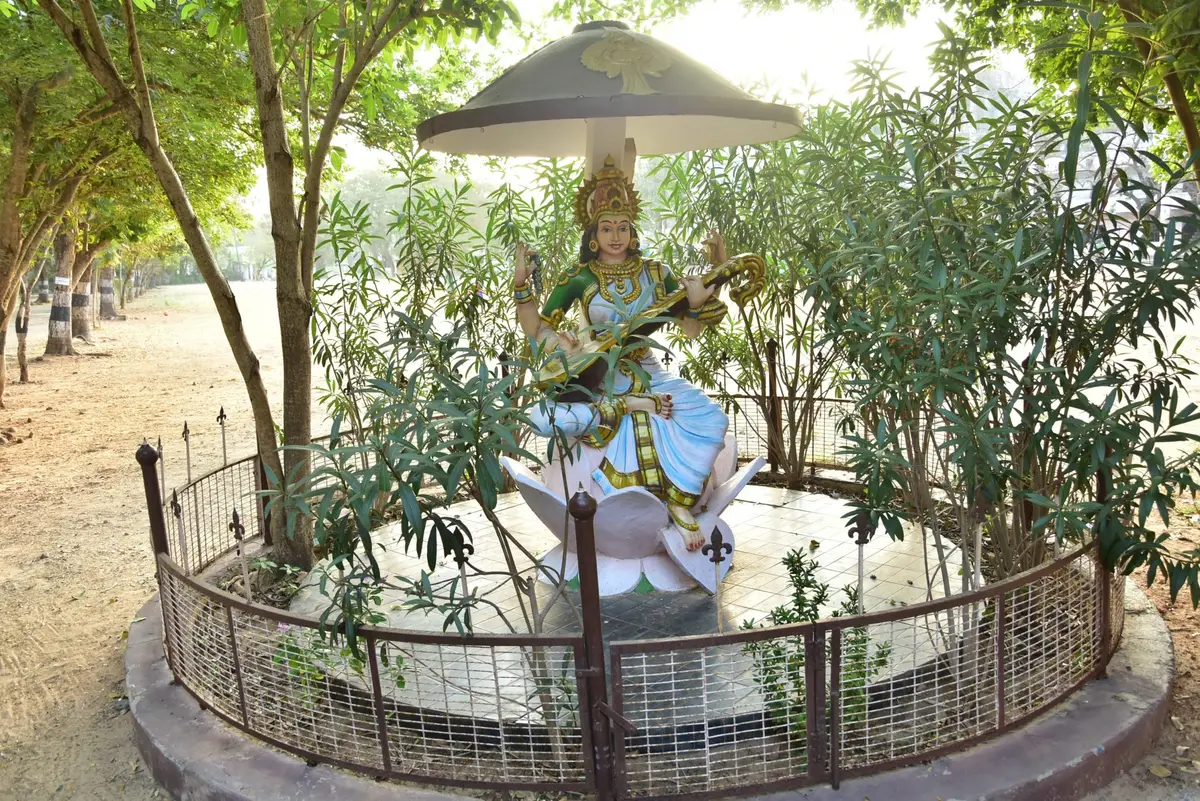 Veludayar School of Education Teacher Training Institute Meipporul Nagar: campus photo 1