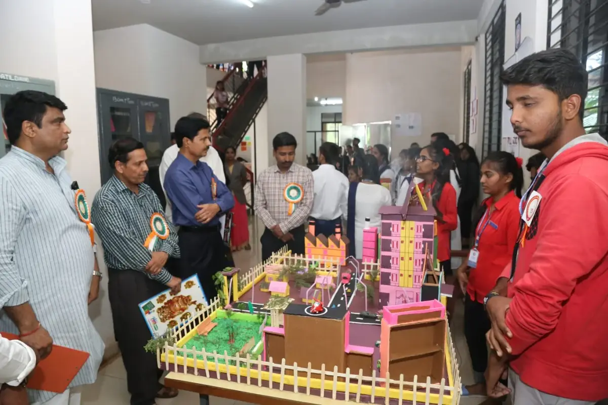 Veman Vidyavardhak Sanghs Kh Patil Commerce College: campus photo 7
