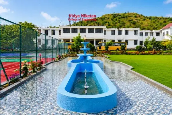 Vidya Niketan Institute of Pharmacy & Research Center: campus photo 1