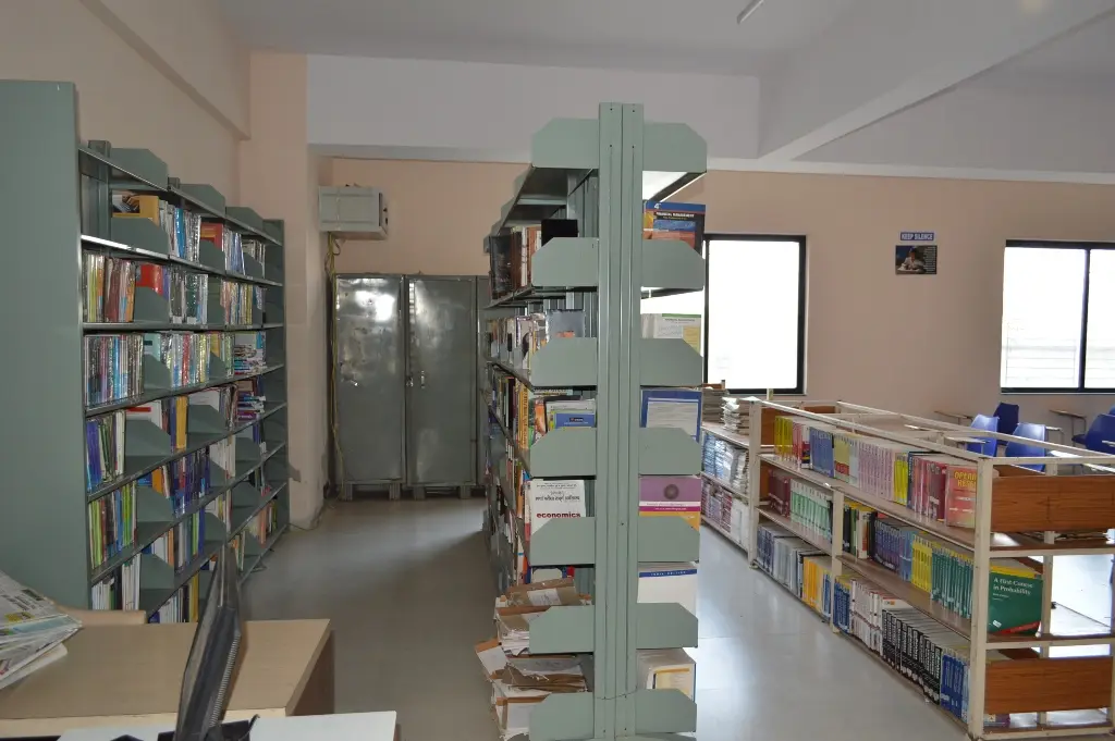 Vidya Pratishthans Commerce & Science College: campus photo 8