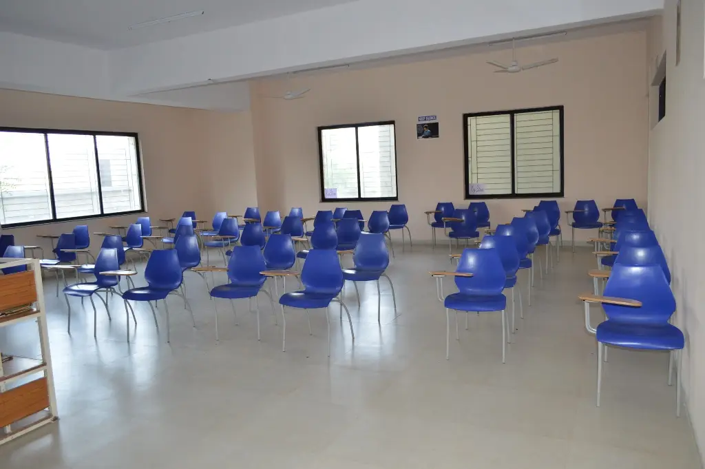 Vidya Pratishthans Commerce & Science College: campus photo 4
