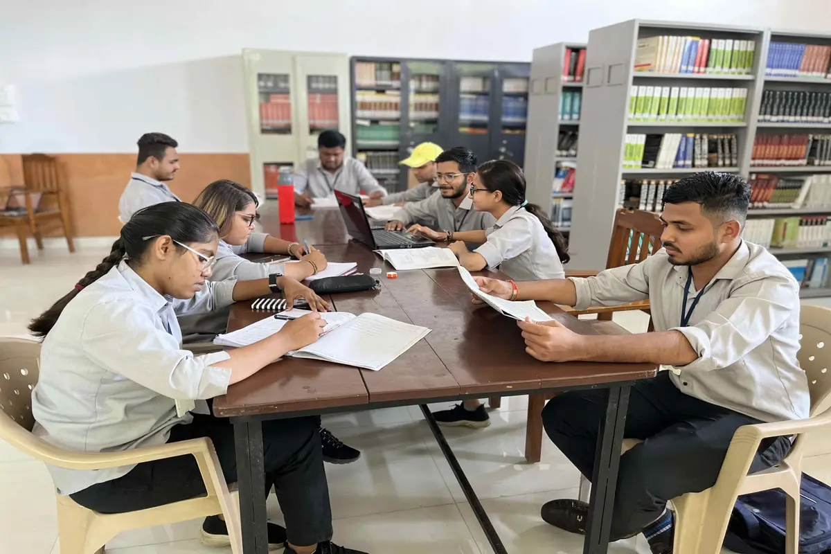 Vidyabharti Trust College of Master in Computer Application: campus photo 3