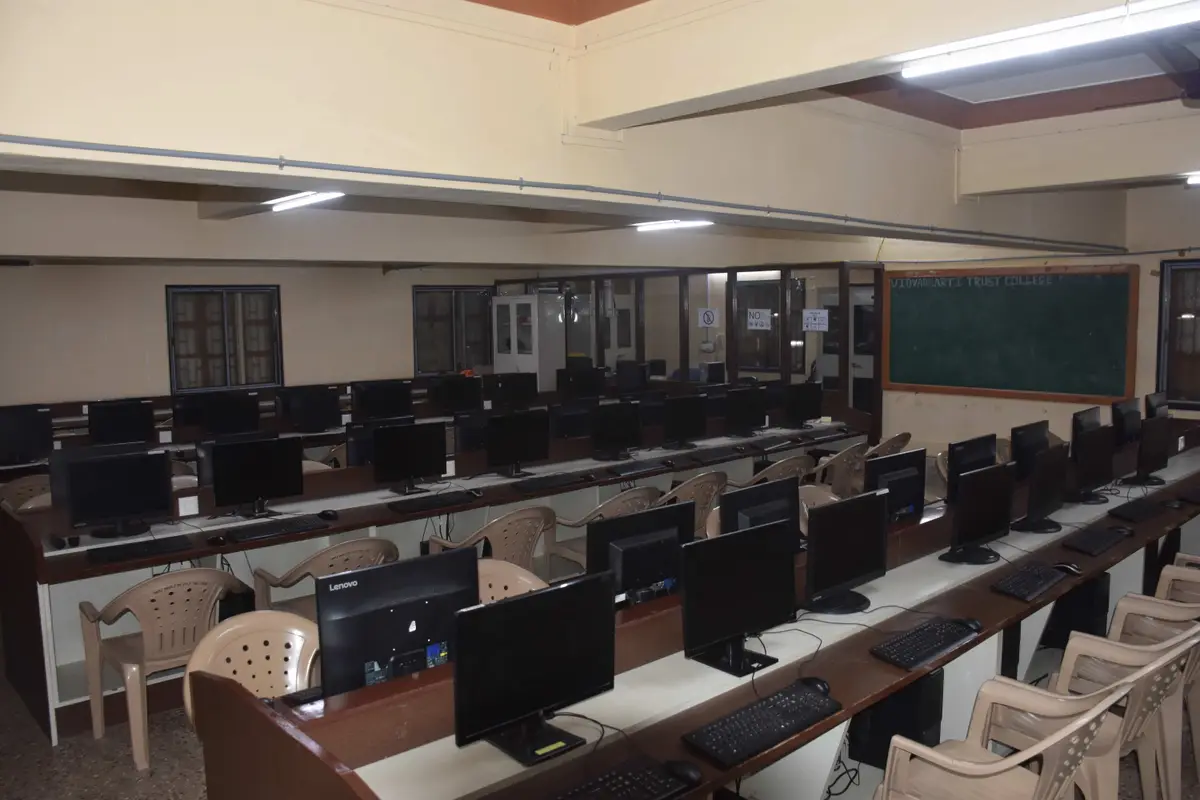 Vidyabharti Trust College of Master in Computer Application: campus photo 4