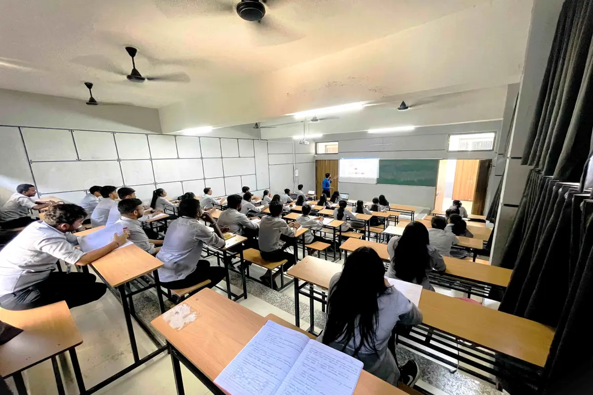 Vidyabharti Trust College of Master in Computer Application: campus photo 7