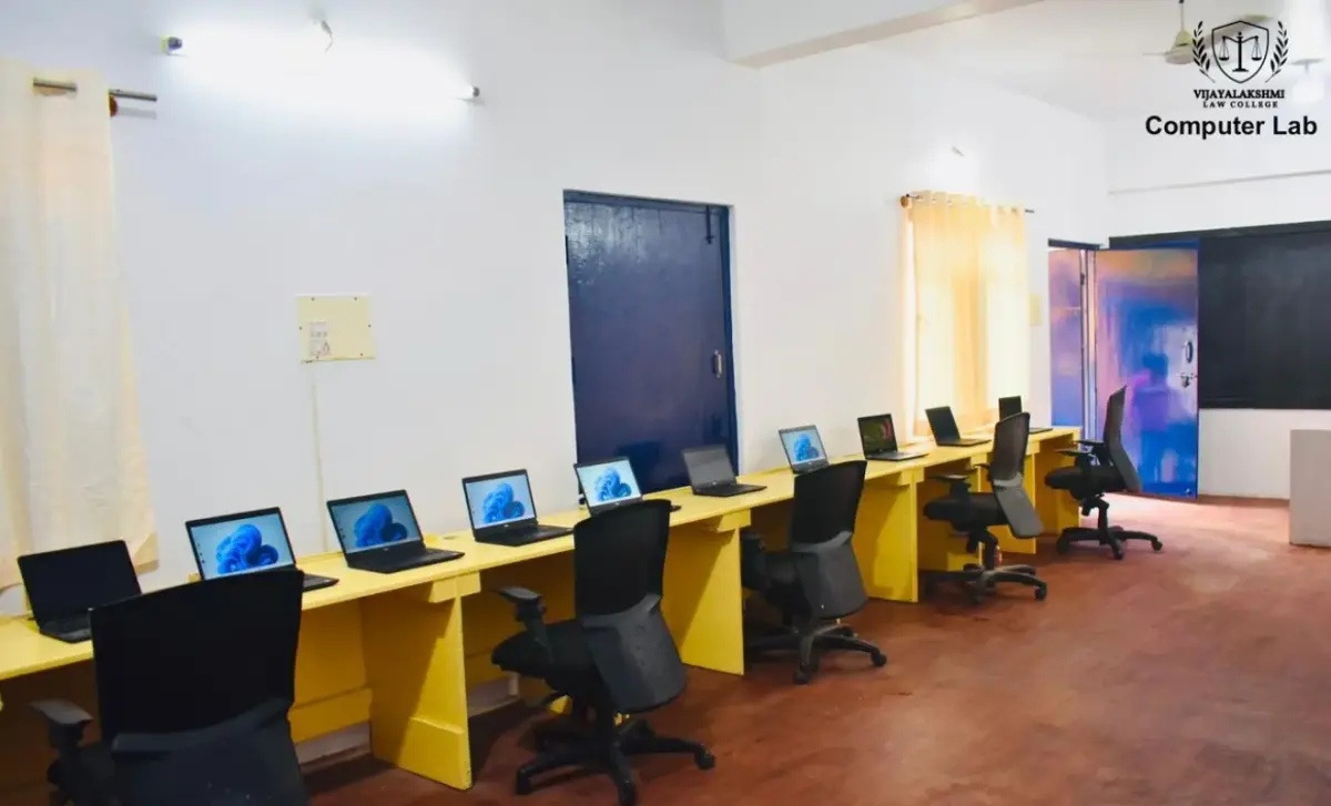 Vijayalakshmi Law College: campus photo 3