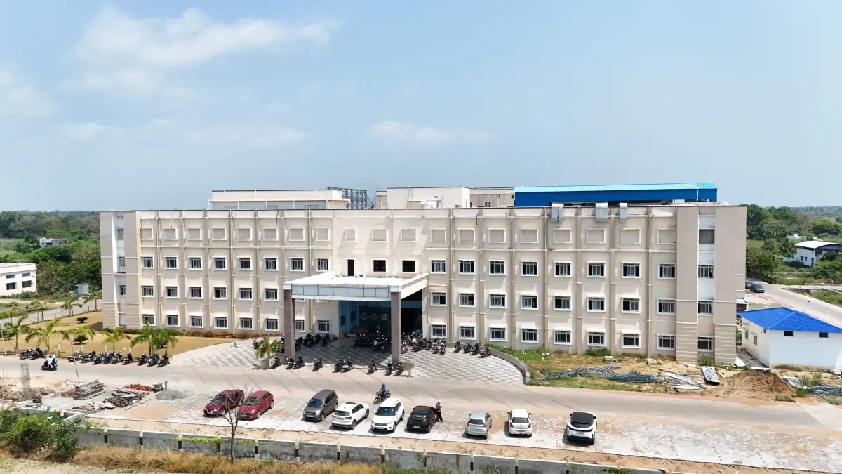 Vinayaka Mission's Medical College and Hospital: campus photo 1