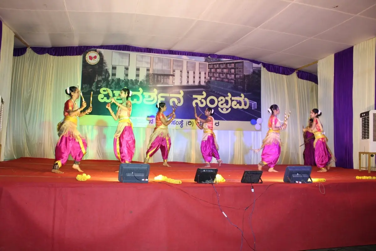 Vishwadarshana College of Education Yellapur: campus photo 1