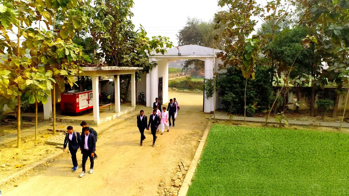 Vishwanath Institute of Pharmacy Ghazipur: campus photo 1