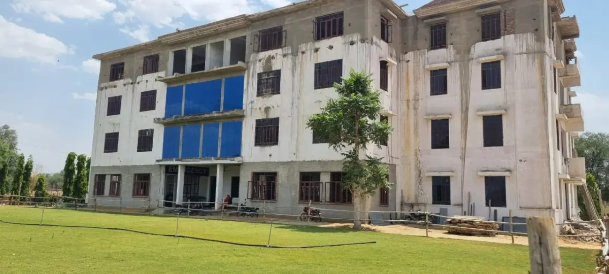 Vivekanand Mahavidhyala: campus photo 6