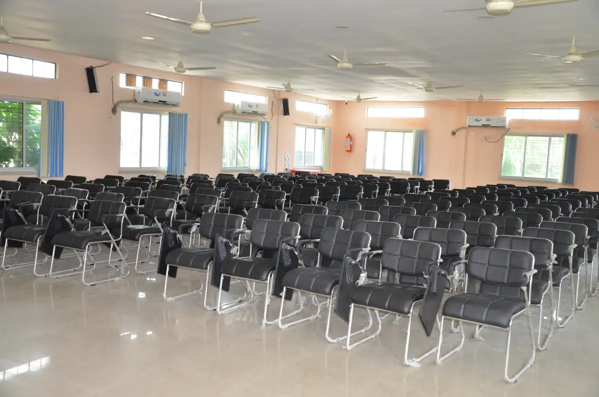 Vivekananda College: campus photo 5