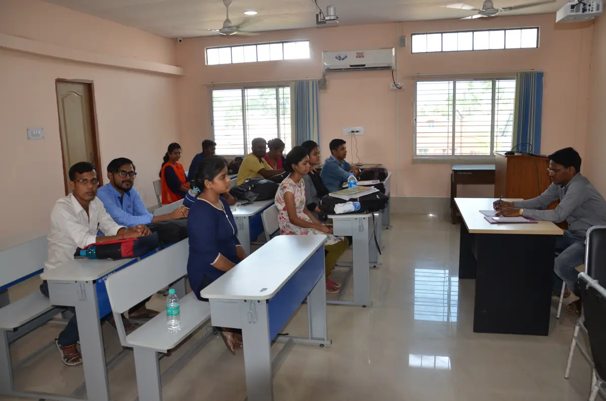 Vivekananda College: campus photo 6