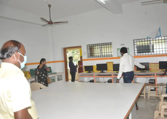 Wisdom College of Education: campus photo 4