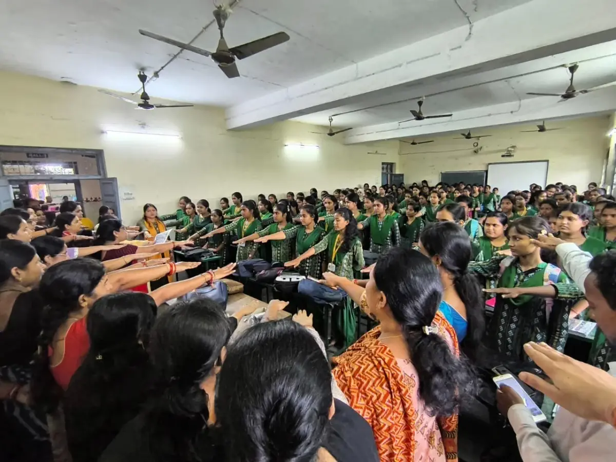 Women's College: campus photo 6