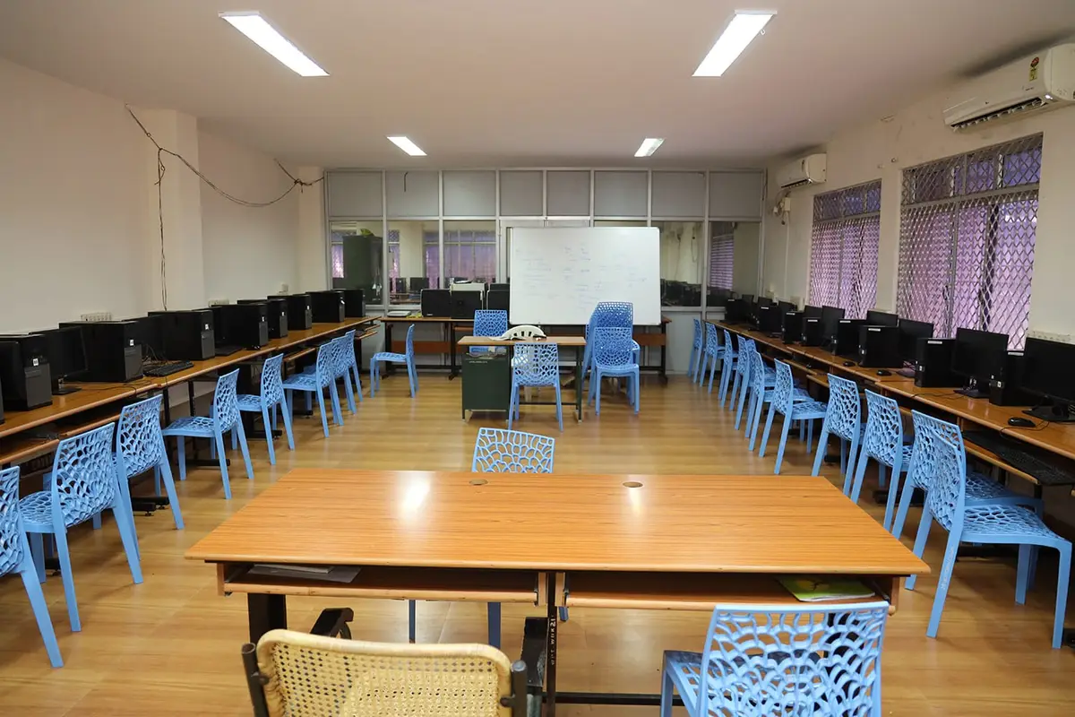 Women'S Engineering College Lawspet: campus photo 7