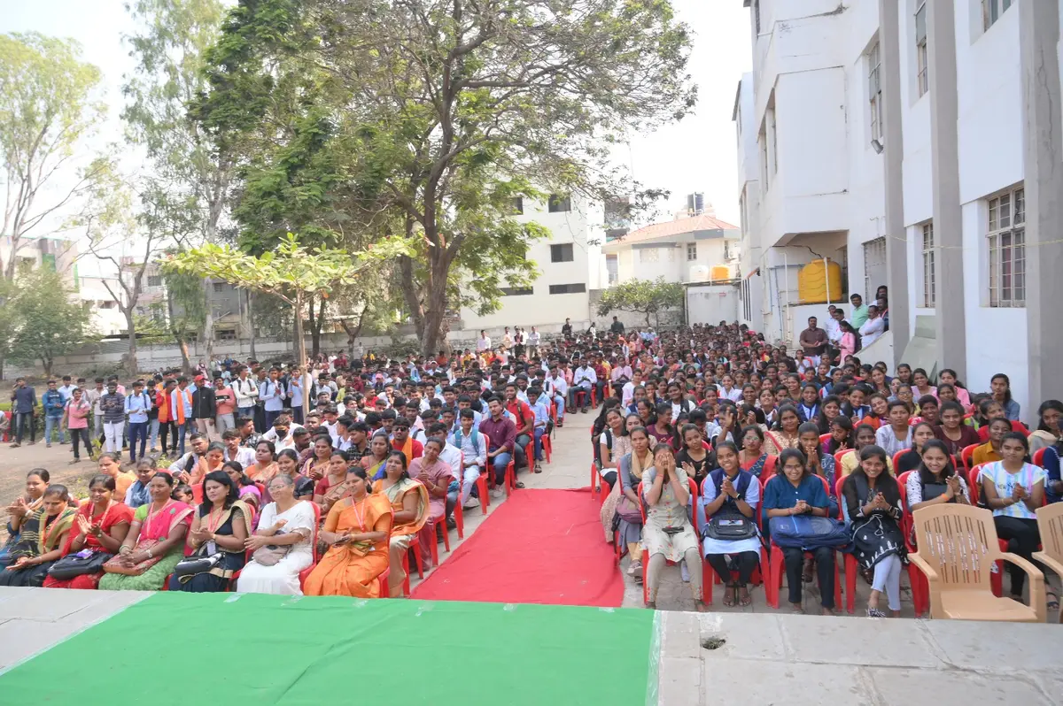 Yashwant Rao Chavan Mahavidhyalaya Karmala Tal.Karmala: campus photo 5