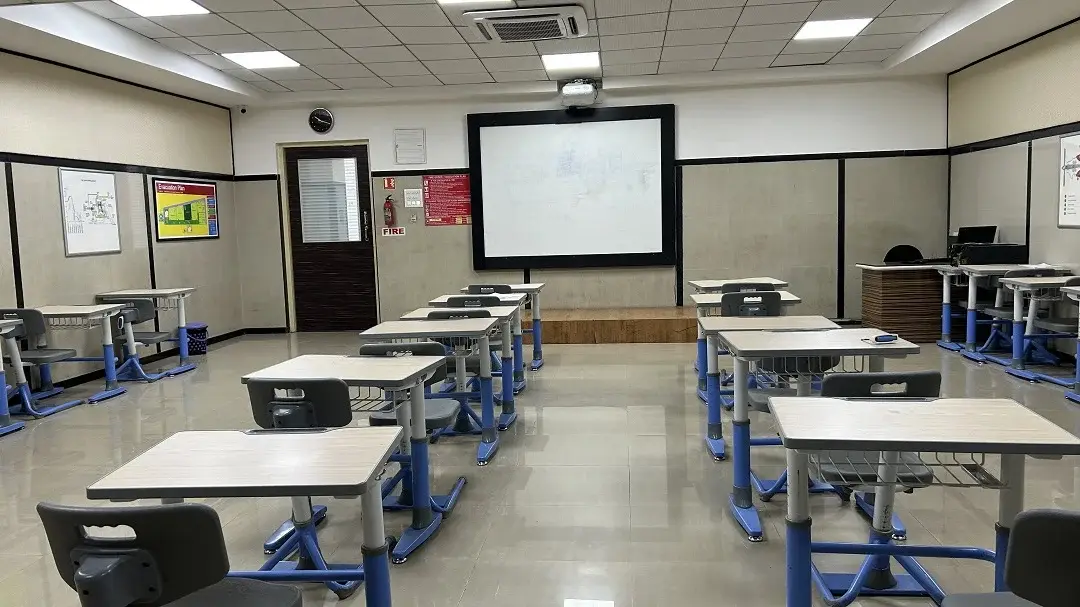 Zagdu Singh Charitable Trust's Thakur Shyamnarayan Degree College, Thakur House, Ashok Nagar, Kandivali (East), Mumbai: campus photo 5