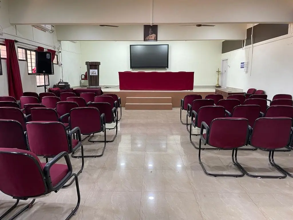 Zanyte Brothers Educational Foundations Narayan Zantye College of Commerce: campus photo 7